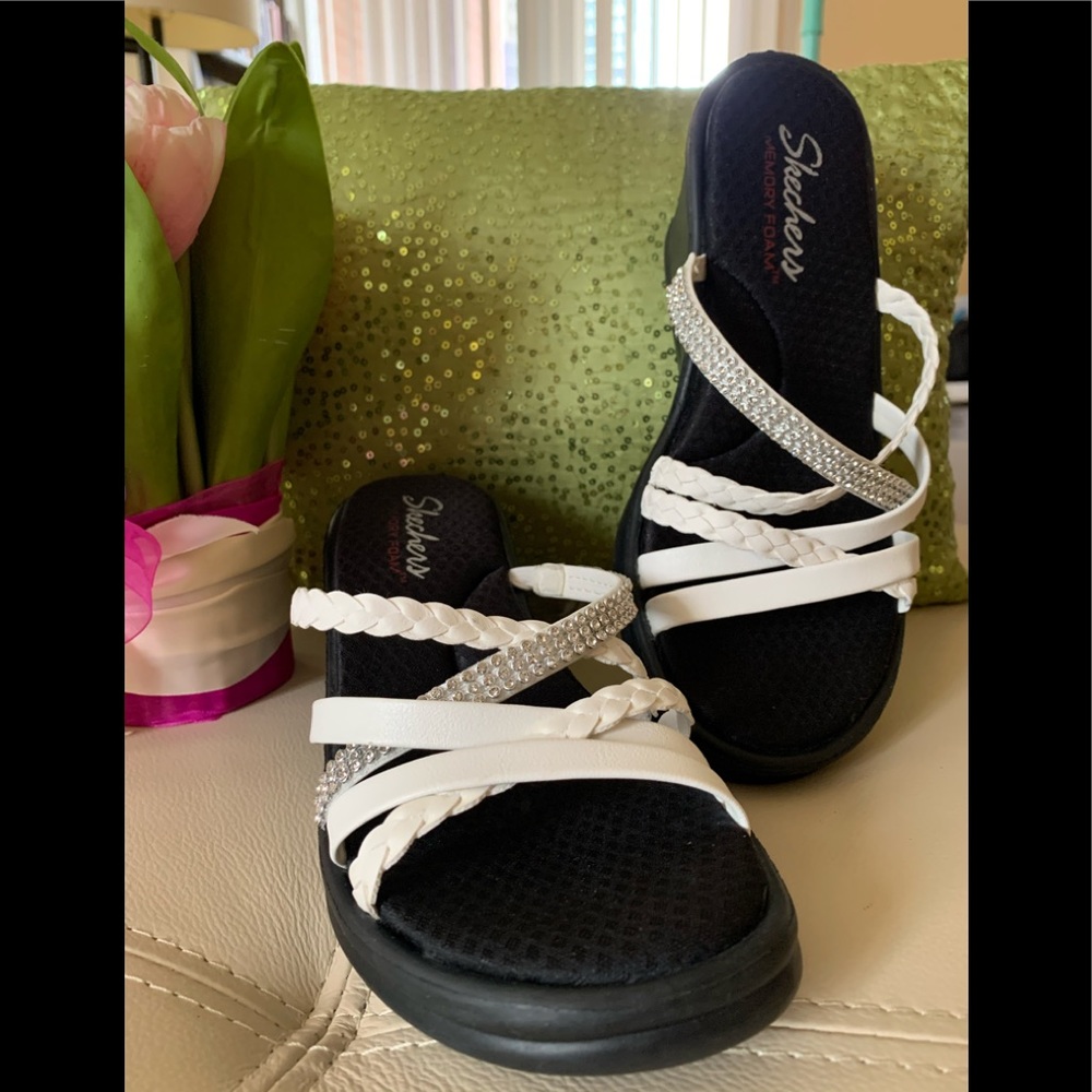 Sketchers memory foam sandals mint condition sz 7